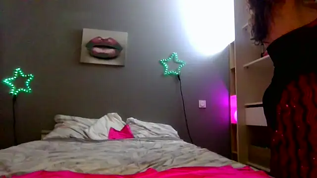 Stripgirl31 online show from December 3, 2024, 12:35 am