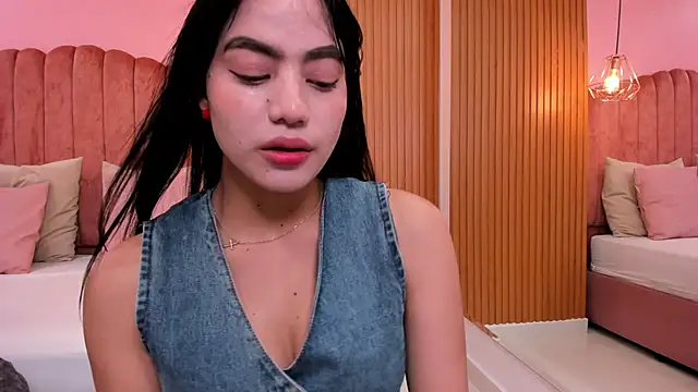 ariel jonees online show from December 12, 2024, 5:04 pm