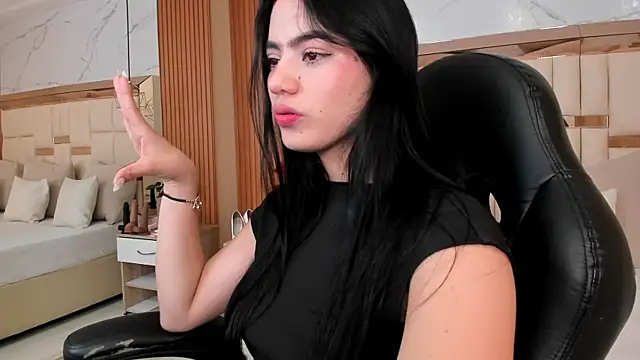 ariel jonees online show from October 2, 2025, 10:17 pm