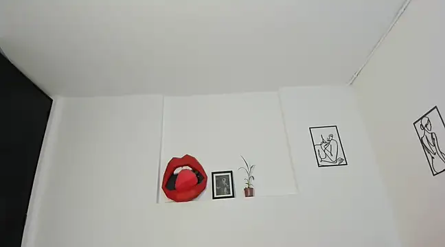 cloehonney online show from January 14, 2025, 8:48 pm