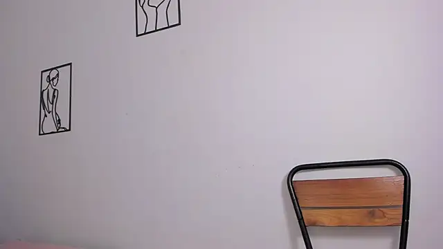 cloehonney online show from February 7, 2025, 2:29 am