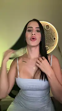 SarahhSmitth1 online show from April 13, 2026, 11:10 pm