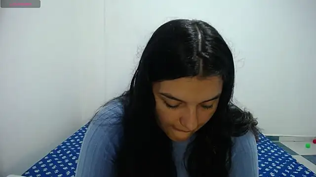 Laurenkenner  online show from December 17, 2024, 7:37 pm