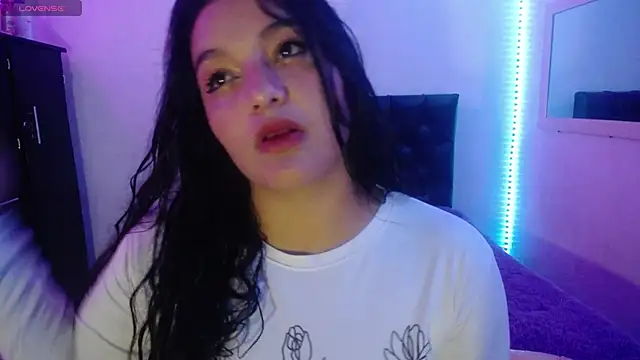 Laurenkenner  online show from October 6, 2025, 7:00 pm