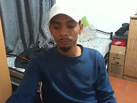 29YOURZ 28  online show from September 29, 2025, 6:13 pm