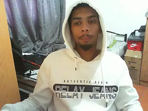 29YOURZ 28  online show from October 7, 2025, 8:44 am