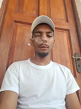 29YOURZ 28  online show from November 7, 2025, 10:04 am