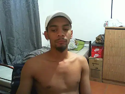 29YOURZ 28  online show from November 21, 2025, 4:44 am