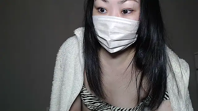 Hika-Channel online show from February 3, 2025, 7:10 pm