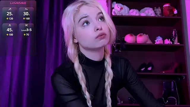 MisssLola online show from December 16, 2024, 1:32 pm