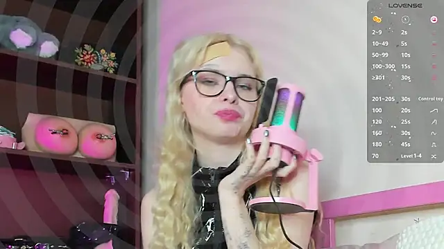 MisssLola online show from February 14, 2025, 5:03 pm