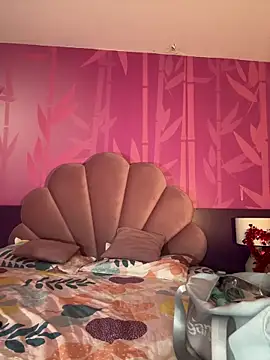 kiim taaylor online show from March 8, 2025, 12:09 pm