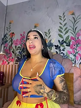 kiim taaylor online show from October 13, 2025, 1:00 pm