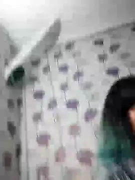 SweetLeila40 online show from February 13, 2025, 9:17 pm