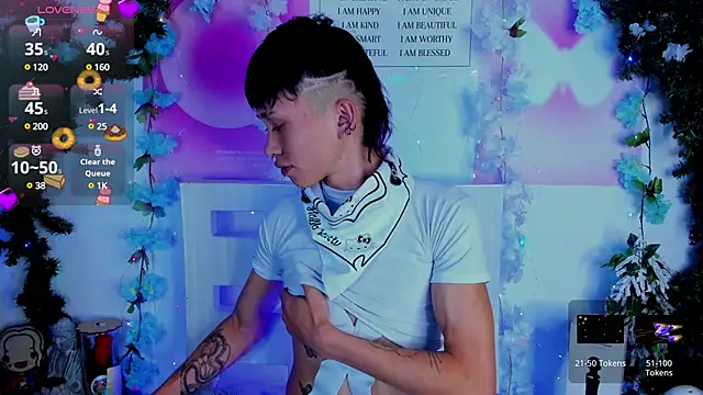 juniior 2311  online show from January 25, 2025, 9:46 pm