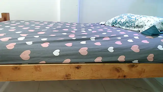 Snapshot of evaleribigtits18 chatting on February 3, 2026, 1:59 am evaleribigtits18 online show from February 3, 2026, 1:59 am