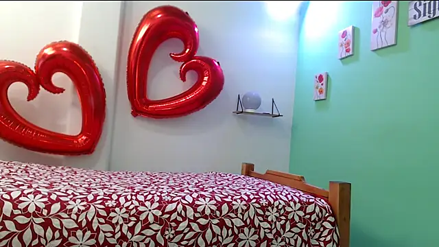 Snapshot of evaleribigtits18 chatting on February 15, 2026, 11:56 pm evaleribigtits18 online show from February 15, 2026, 11:56 pm