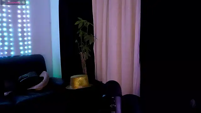 DamienSliick online show from November 24, 2025, 8:36 am