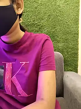 yhona darling online show from May 2, 2026, 8:41 am