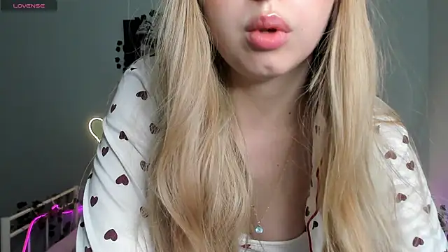 Snapshot of Melissa_babs chatting on January 29, 2025, 1:58 am Melissa babs online show from January 29, 2025, 1:58 am