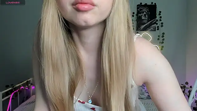 Snapshot of Melissa_babs chatting on March 10, 2025, 8:15 am Melissa babs online show from March 10, 2025, 8:15 am