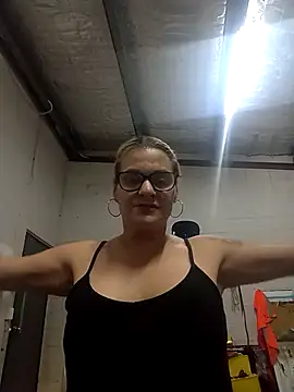 Snapshot of llASHll chatting on November 19, 2025, 2:44 am llASHll online show from November 19, 2025, 2:44 am