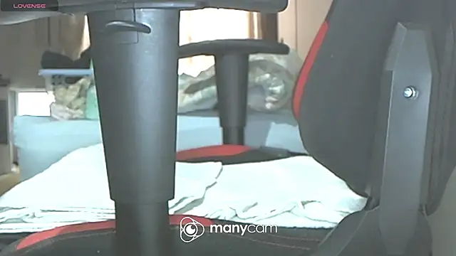 onaho suki  online show from October 18, 2025, 3:42 am