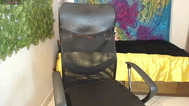 BurningVenus12 online show from January 12, 2025, 8:36 pm