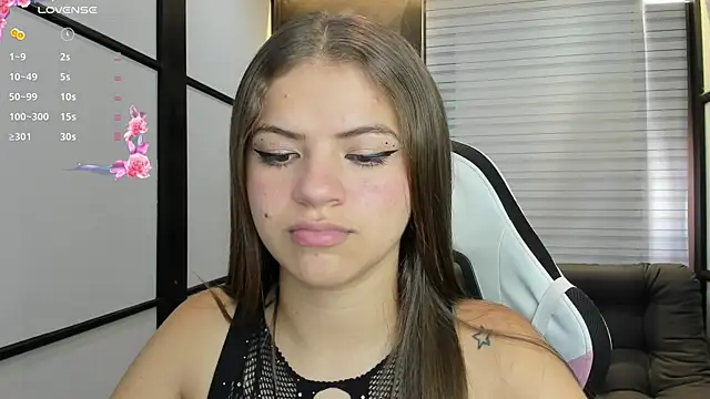 PaigeJayden online show from January 21, 2025, 8:00 pm