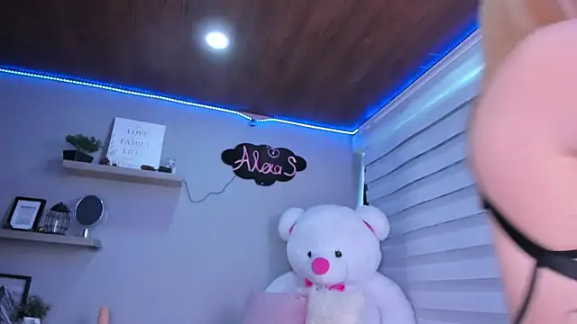 Alexasmith06 online show from January 7, 2025, 7:06 pm