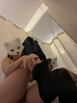 Snapshot of kleinelea123 chatting on December 5, 2024, 9:17 am kleinelea123 online show from December 5, 2024, 9:17 am