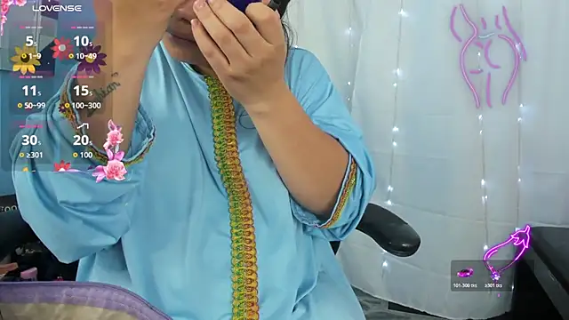 Snapshot of Falak-Yasin chatting on February 18, 2026, 12:23 pm Falak-Yasin online show from February 18, 2026, 12:23 pm