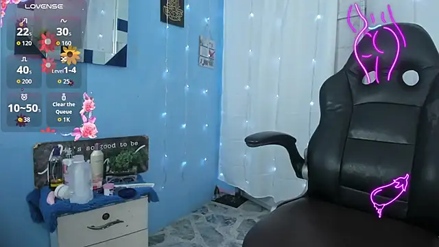 Snapshot of Falak-Yasin chatting on February 19, 2026, 12:23 pm Falak-Yasin online show from February 19, 2026, 12:23 pm