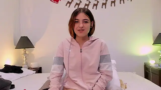 sofiarouge online show from December 19, 2024, 7:29 pm