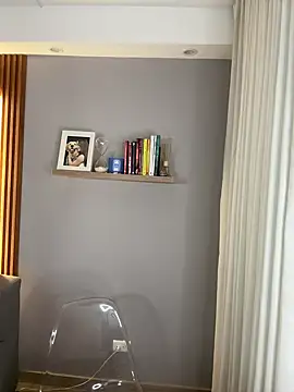 FridaKlein online show from March 4, 2025, 11:32 pm