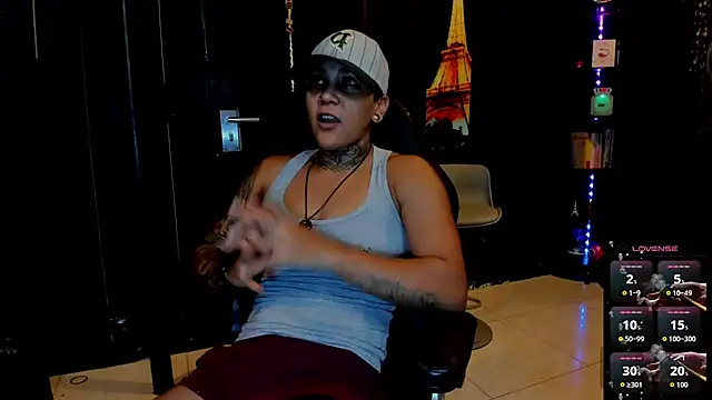 ZhoeStrong online show from October 9, 2025, 10:41 pm