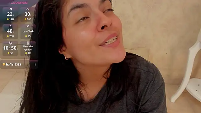 sofiaclauss online show from February 6, 2025, 12:16 pm