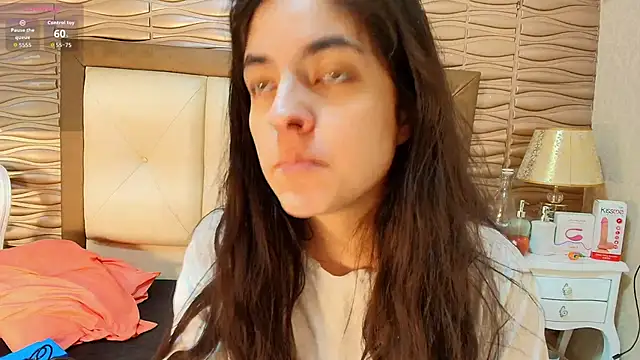 sofiaclauss online show from October 4, 2025, 8:29 pm