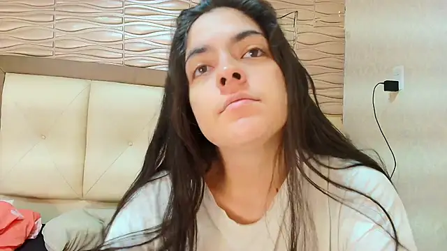 sofiaclauss online show from October 5, 2025, 7:45 pm