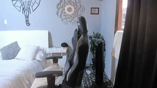 cattleya campbell online show from October 21, 2025, 9:59 pm