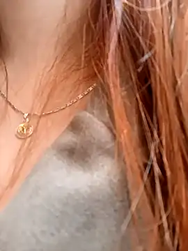 aurora sky11 online show from February 3, 2025, 10:43 pm