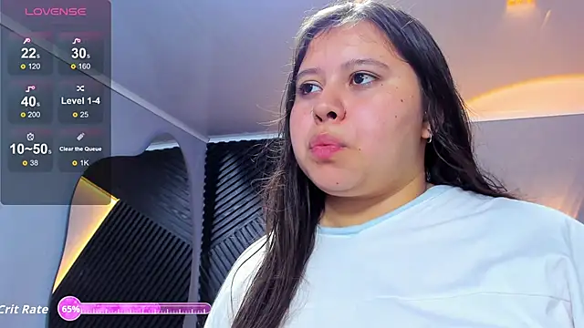 Snapshot of Laia_and_Aloby chatting on May 27, 2026, 11:13 pm Laia and Aloby online show from May 27, 2026, 11:13 pm