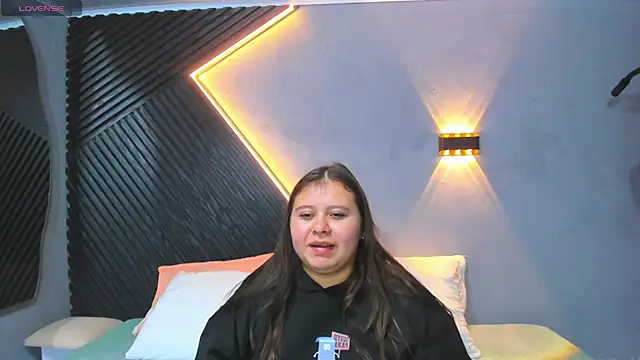Snapshot of Laia_and_Aloby chatting on July 14, 2026, 11:10 pm Laia and Aloby online show from July 14, 2026, 11:10 pm