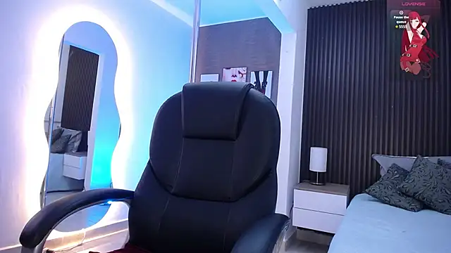 natasha  jackson online show from October 22, 2025, 12:38 pm