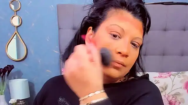 AmyCubes online show from February 12, 2025, 4:33 am