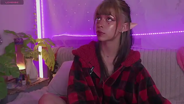 Kitty arts online show from January 4, 2025, 6:51 pm