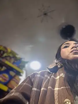 Nikol Rang   online show from October 23, 2025, 10:52 pm