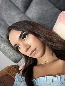 Snapshot of Nikol_Rang__ chatting on December 20, 2025, 5:53 pm Nikol Rang online show from December 20, 2025, 5:53 pm