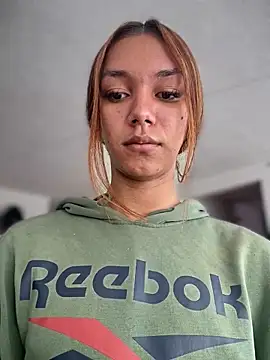 Snapshot of Nikol_Rang__ chatting on February 8, 2026, 1:25 pm Nikol Rang online show from February 8, 2026, 1:25 pm