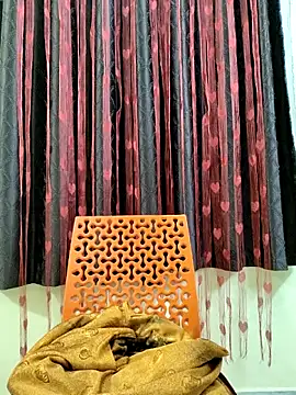 bhuvana555 online show from November 18, 2025, 5:17 pm